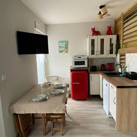 Estran 4 Apartment *